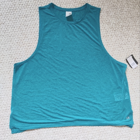 GAP Fit Workout Top - Picture 3 of 6